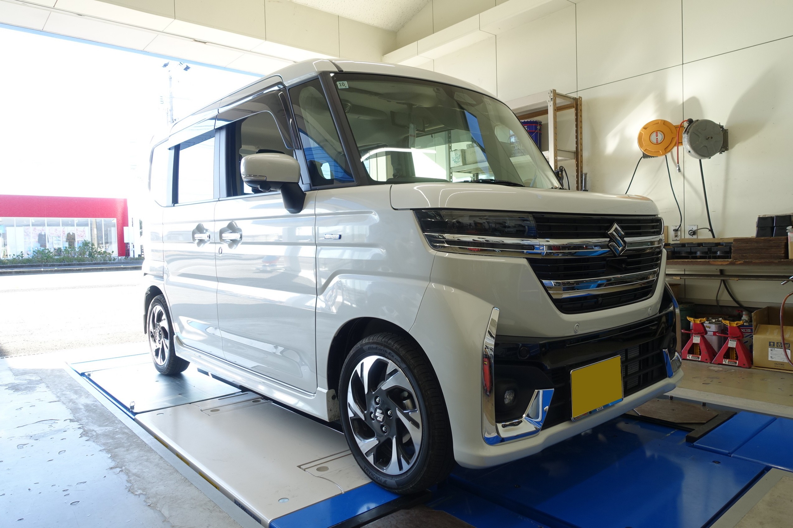 当時の名作は最新の車にもベストマッチ！スズキ スペーシアカスタム