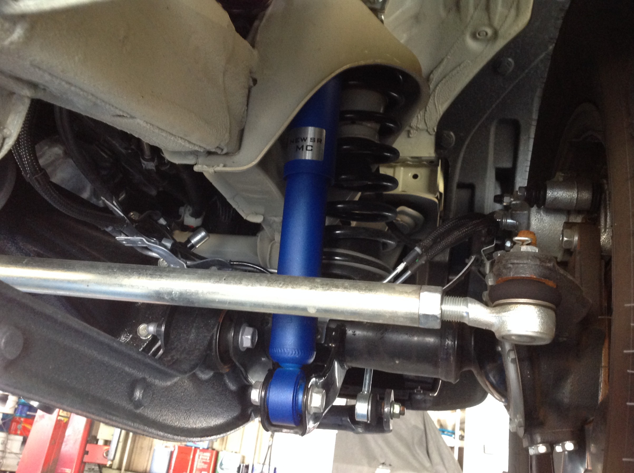 JB74W ジムニーシエラ × KYB NEW SR MC ダンパー装着 ♪ | スズキ