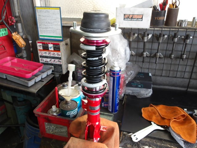 エブリイワゴン（DA17W）タナベ製車高調「サステック プロ CR」装着