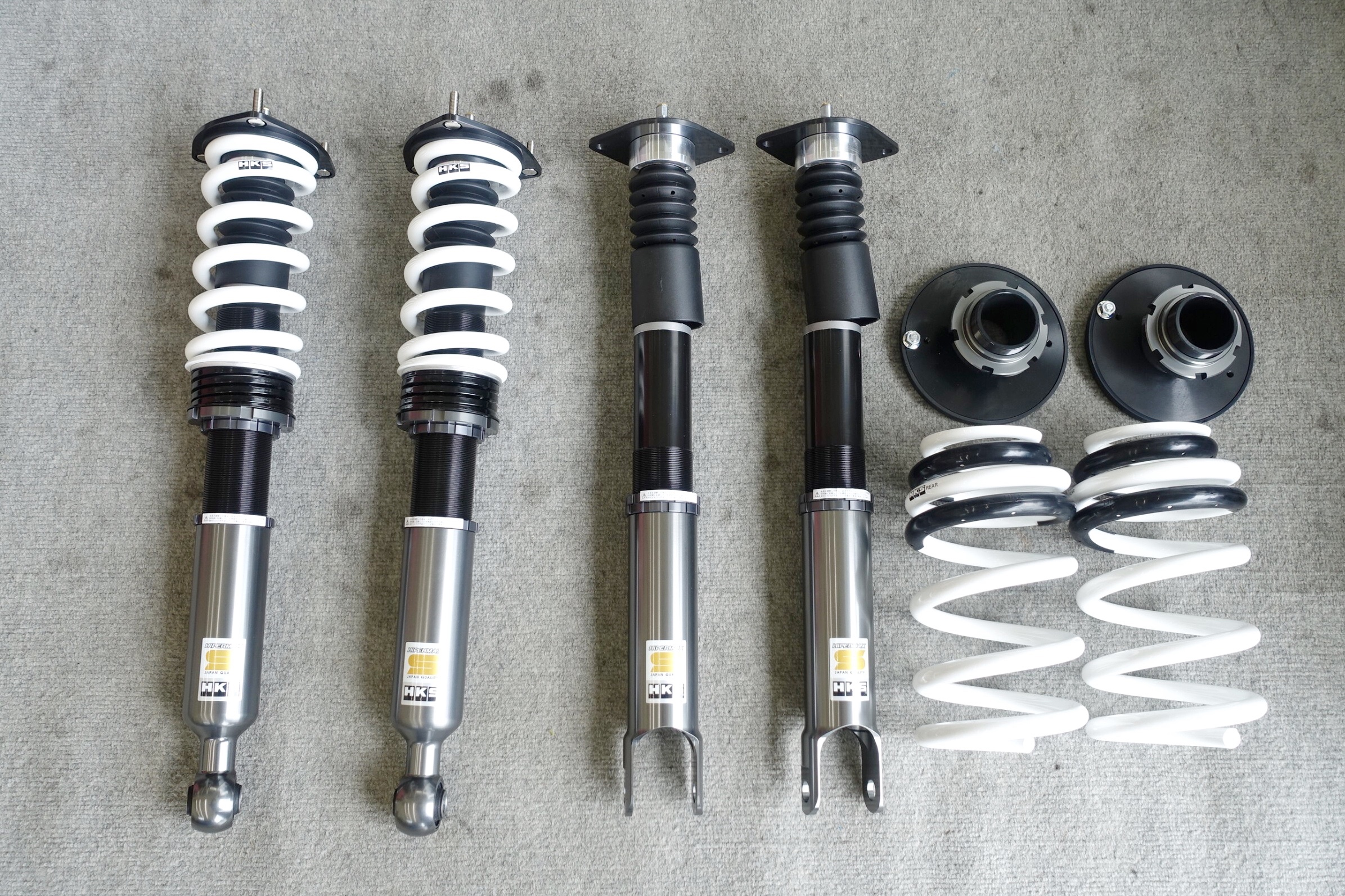 ほんの少しのローダウンでこだわりホイールの魅力がさらに倍増！日産