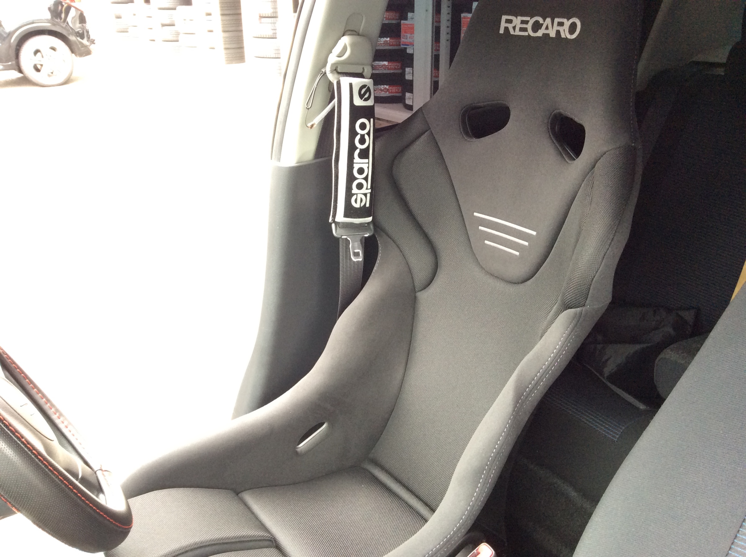 RECAROシート 今回は フルバケ RS-G 編 | スズキ スイフト インテリア