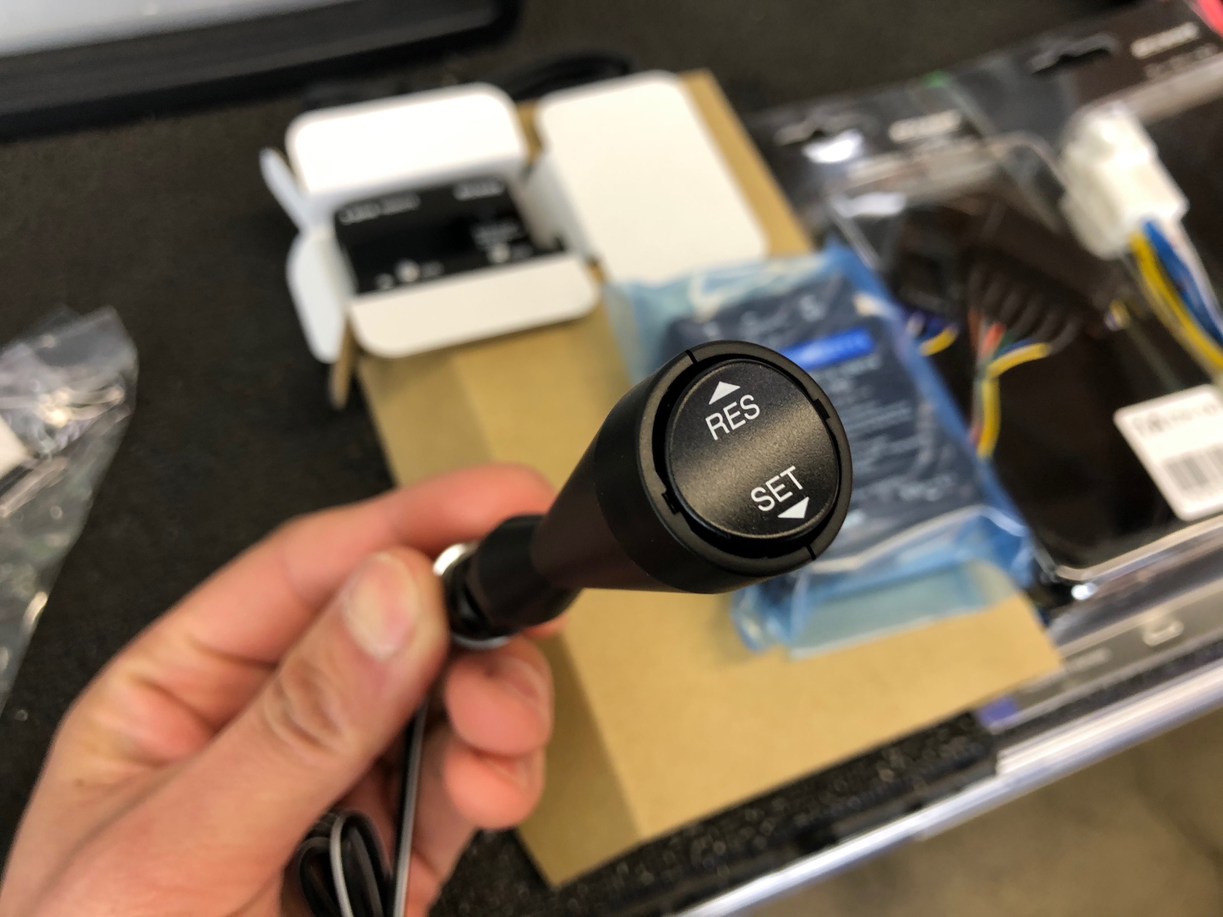 売れてます！ “ オートクルーズ付きスロコン ” PIVOT 3-drive · REMOTE