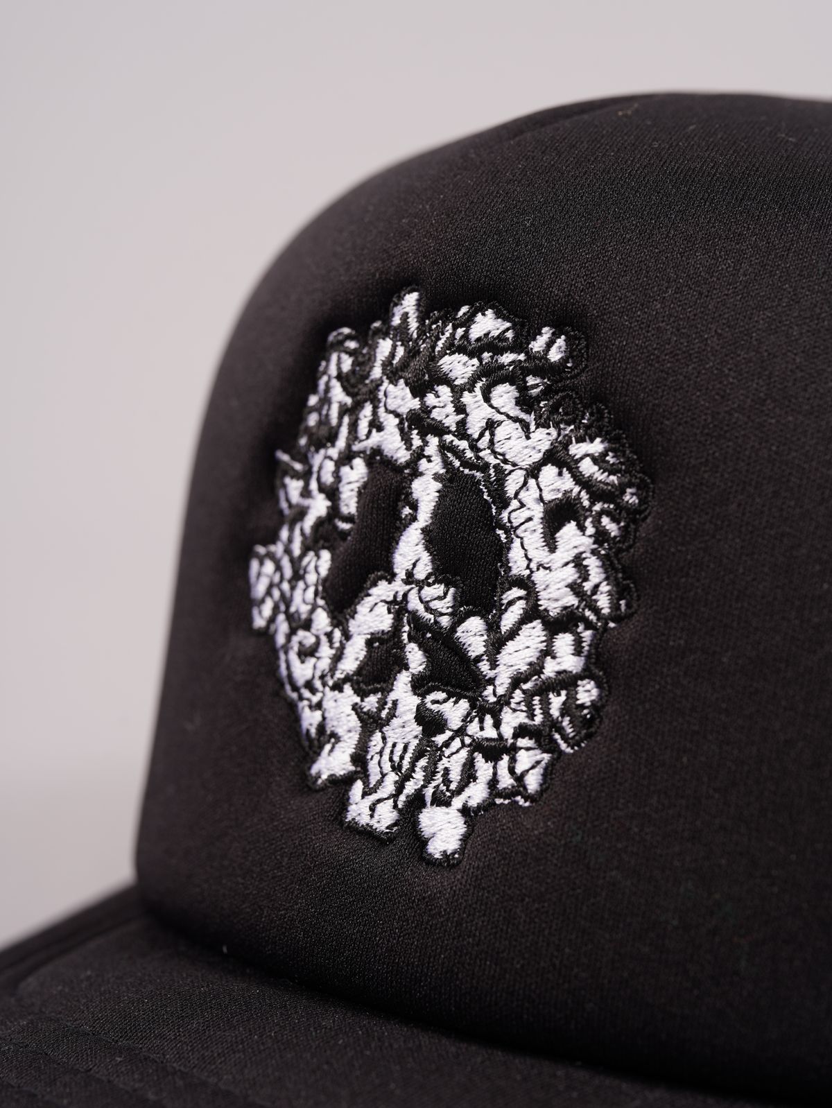 DENIM TEARS - Trucker Cotton Wreath CAP / キャップ (ブラック