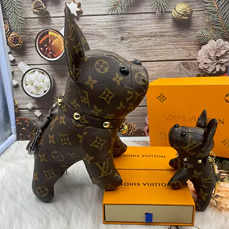 LOUIS VUITTON 犬キーホルダー チャーム モノグラム おしゃれ バッグ