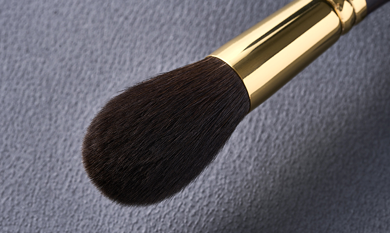 ゆ*き様 【人気商品☆再入荷】ウエダ美粧堂 パウダーブラシ (圧巻の