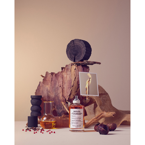レプリカ オードトワレ バイ ザ ファイヤープレイス / Maison Margiela
