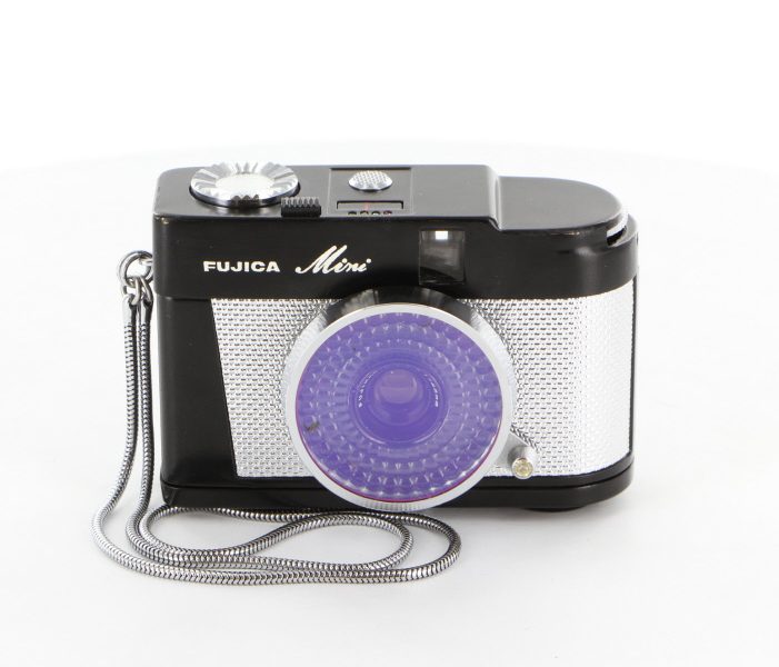 コンパクト、コフレ? おしゃれなフイルム機【フジカミニ】