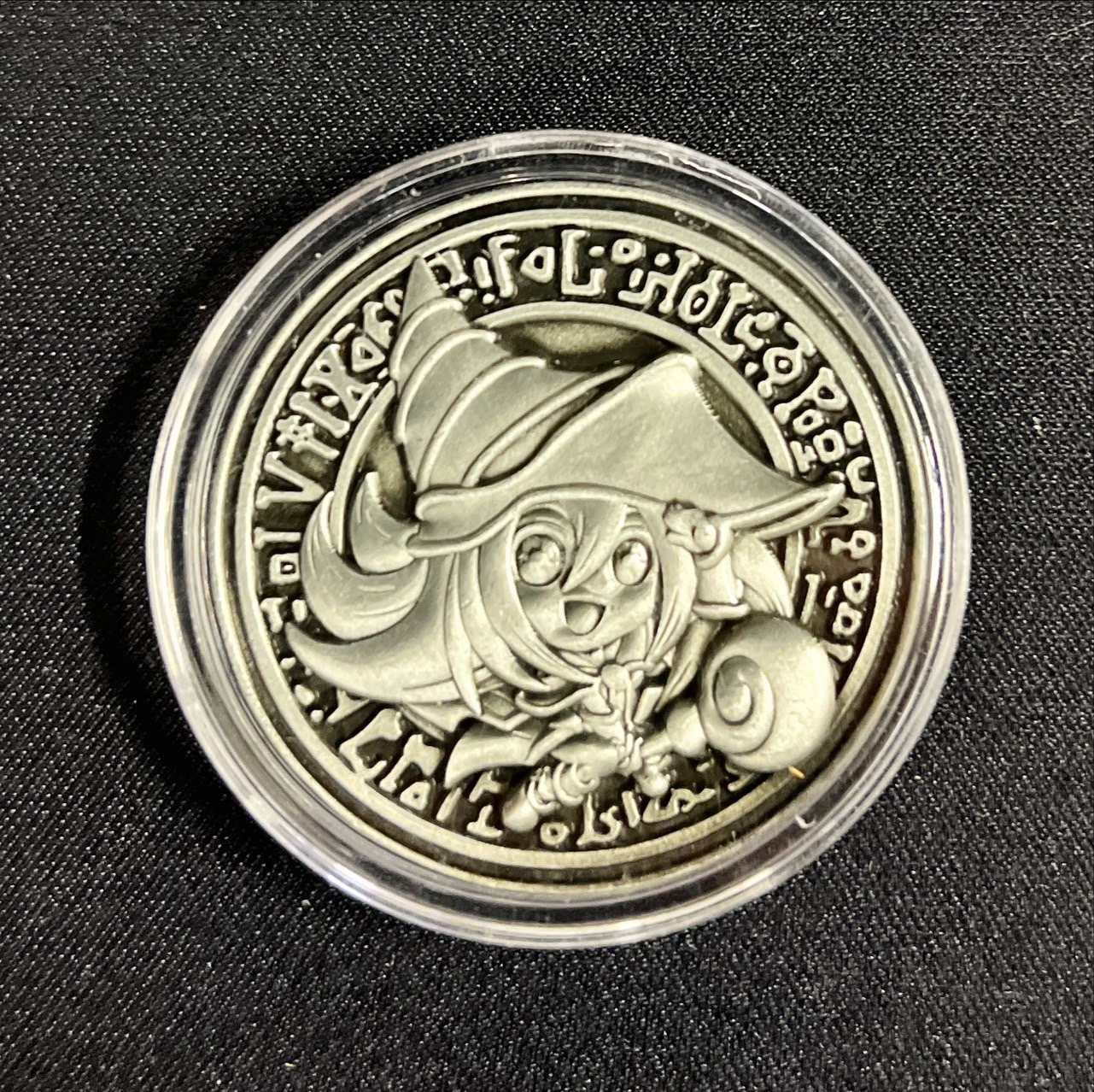 コイン『ブラックマジシャンガール 金属製メダル シルバー(海外YCS