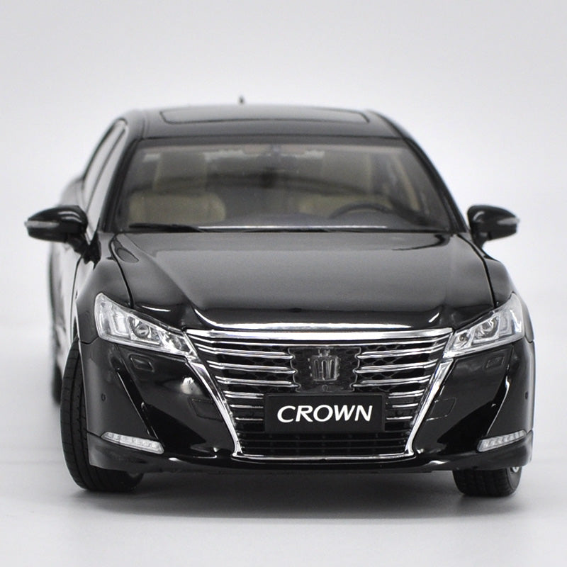 Original Authorized Authentic 1:18 scale toyota Crown 2016 version