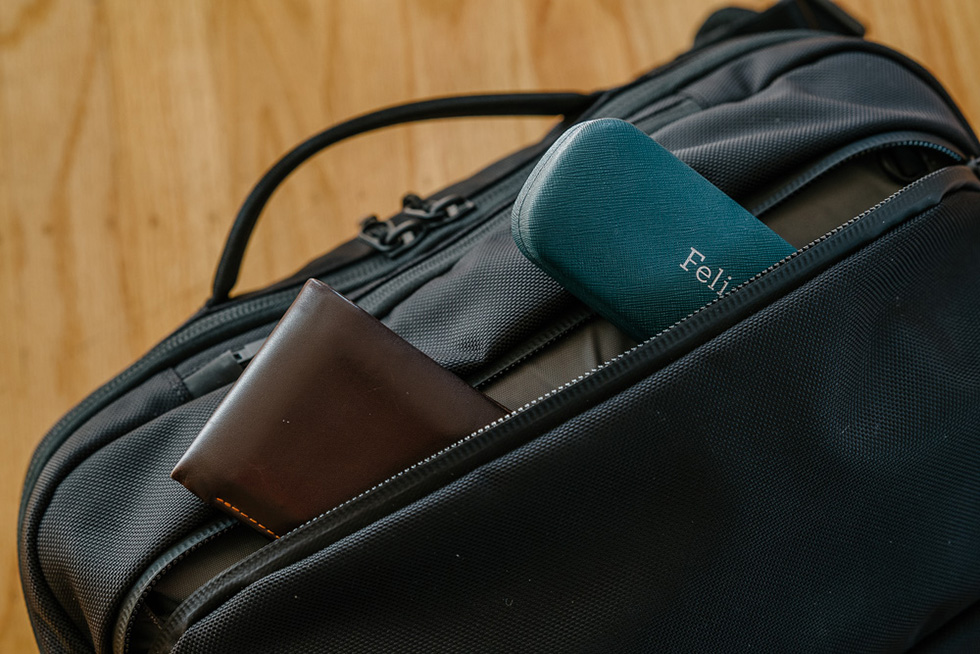 Aer Travel Sling 2 Review | CARRYOLOGY