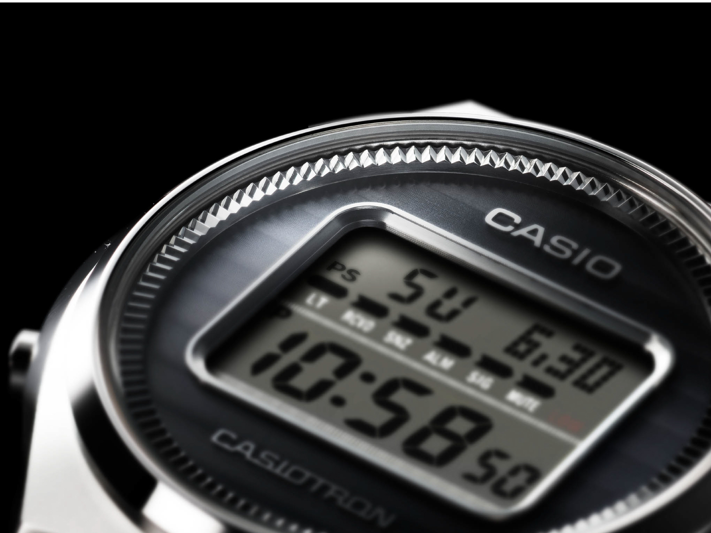 当社初の腕時計「カシオトロン」を復刻した限定ウオッチ | CASIO