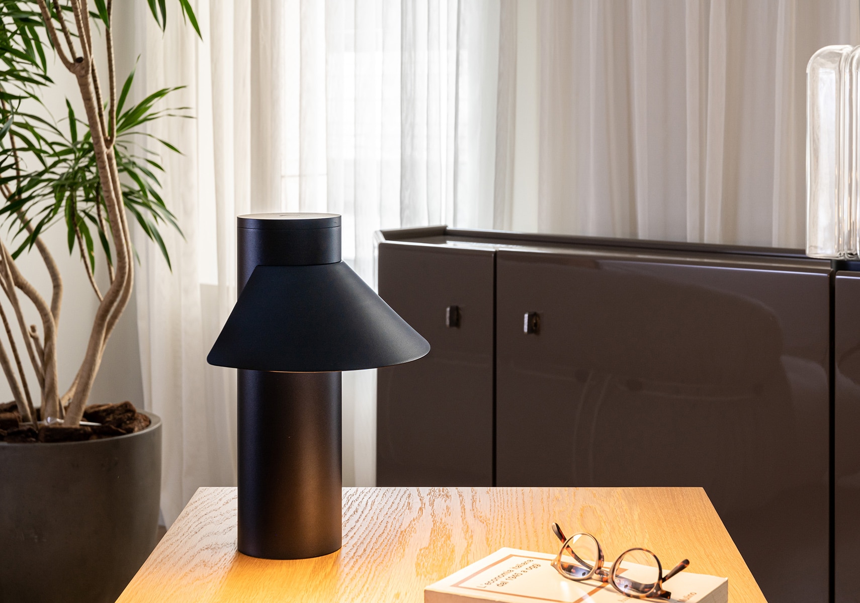 Karakter （カラクター）RISCIO リーショ テーブル ランプ|カッシーナ