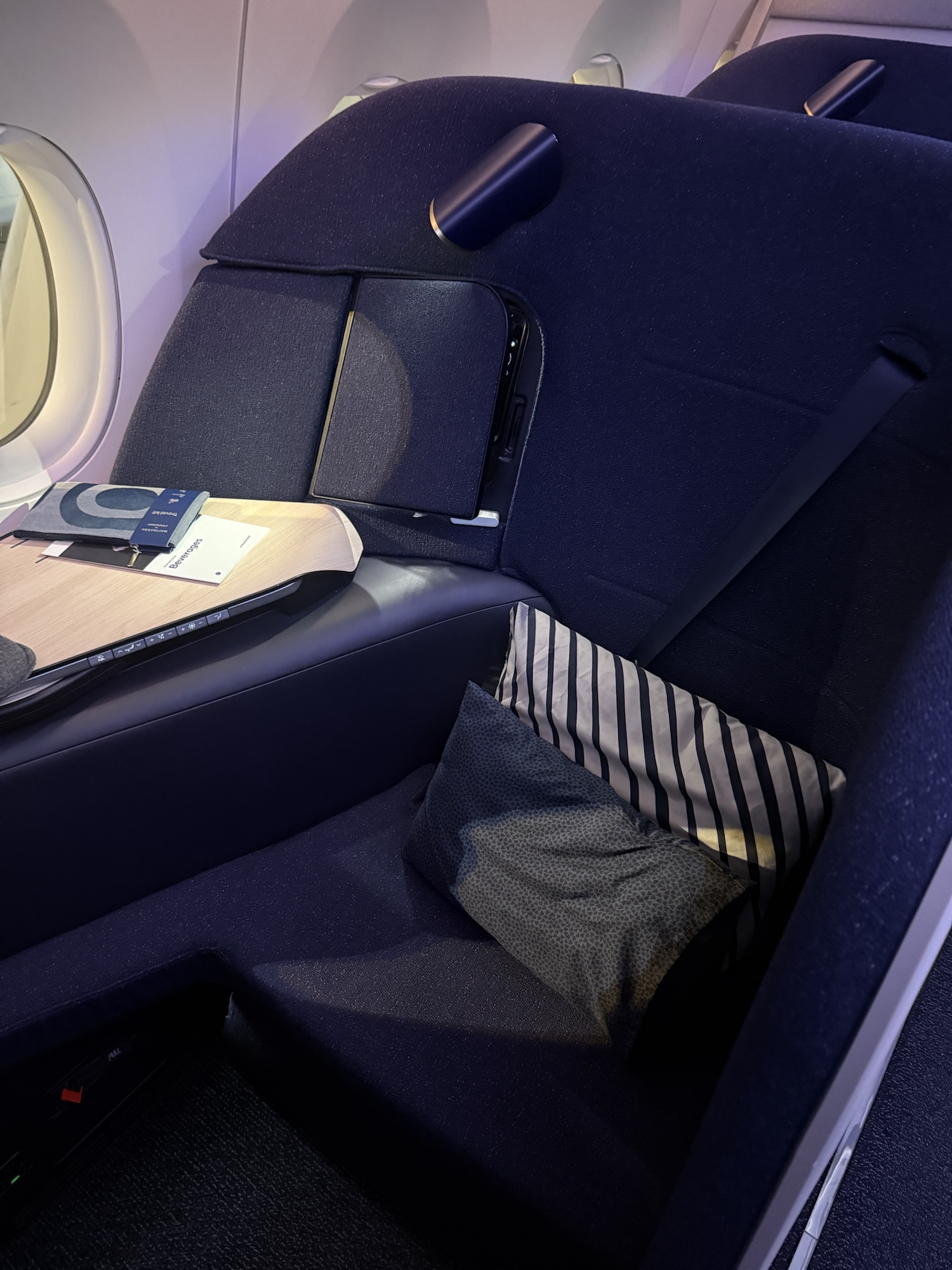 搭乗記】フィンエアー AY62便 ビジネスクラス｜羽田→ヘルシンキ 倒れ