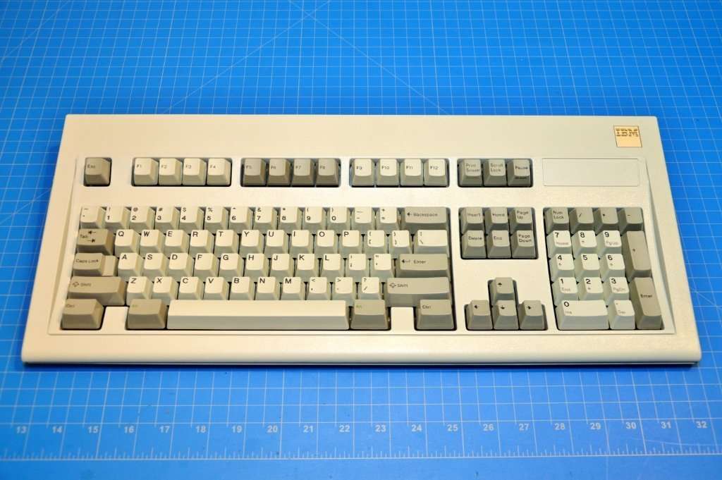 early 1986 IBM model M (1390120) Made by IBM 17 MAR 86
