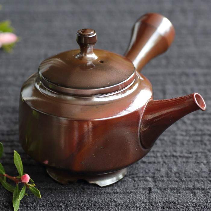 吉川雪堂 窯変朱泥急須 満180ml 印籠蓋 でべそ陶茶漉し 高台有 高級