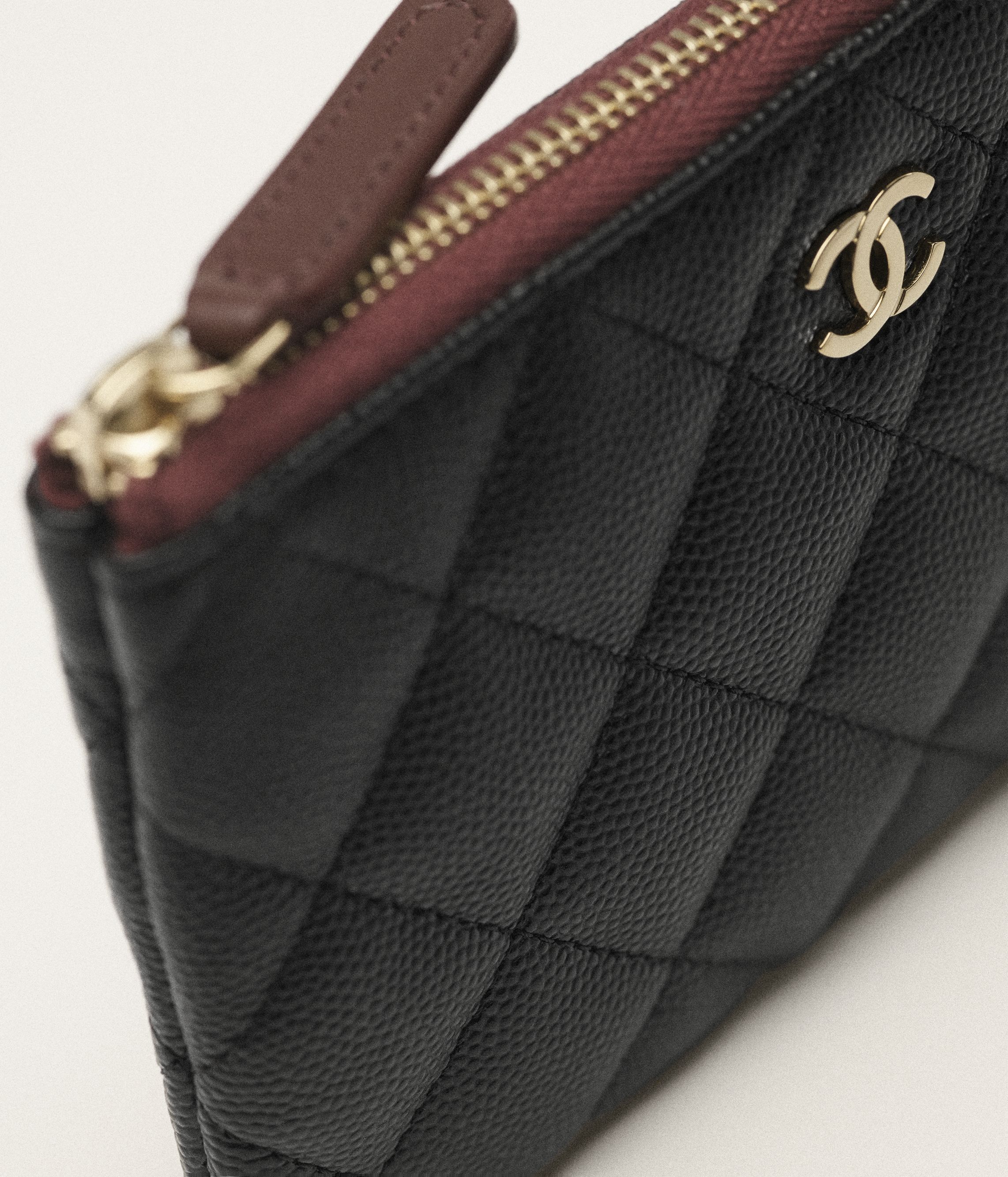 Classic small zipped pouch - Grained shiny calfskin & gold-tone