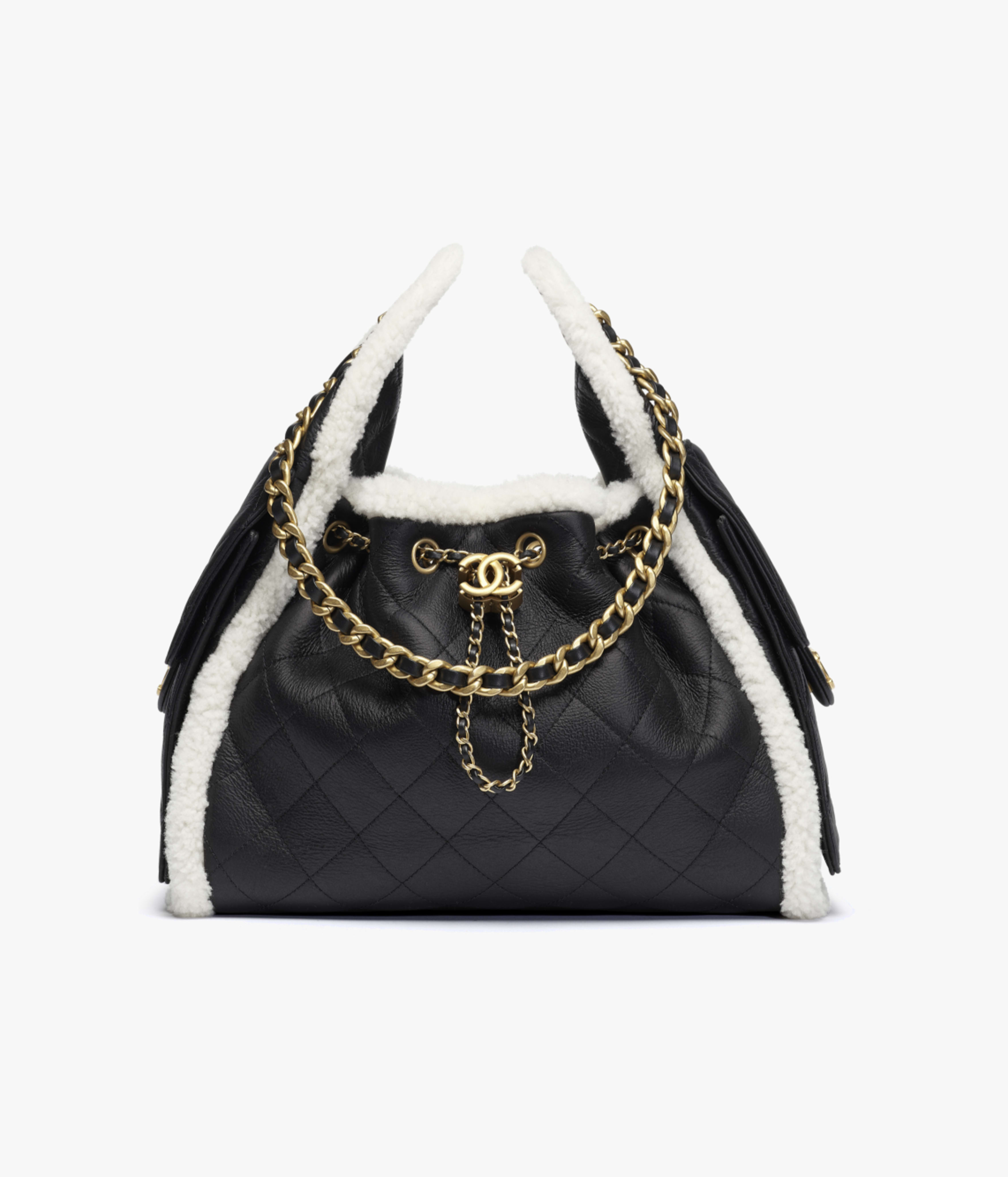 Chanel 25 スモール ハンドバッグ、グレインド カーフスキン、ブラック