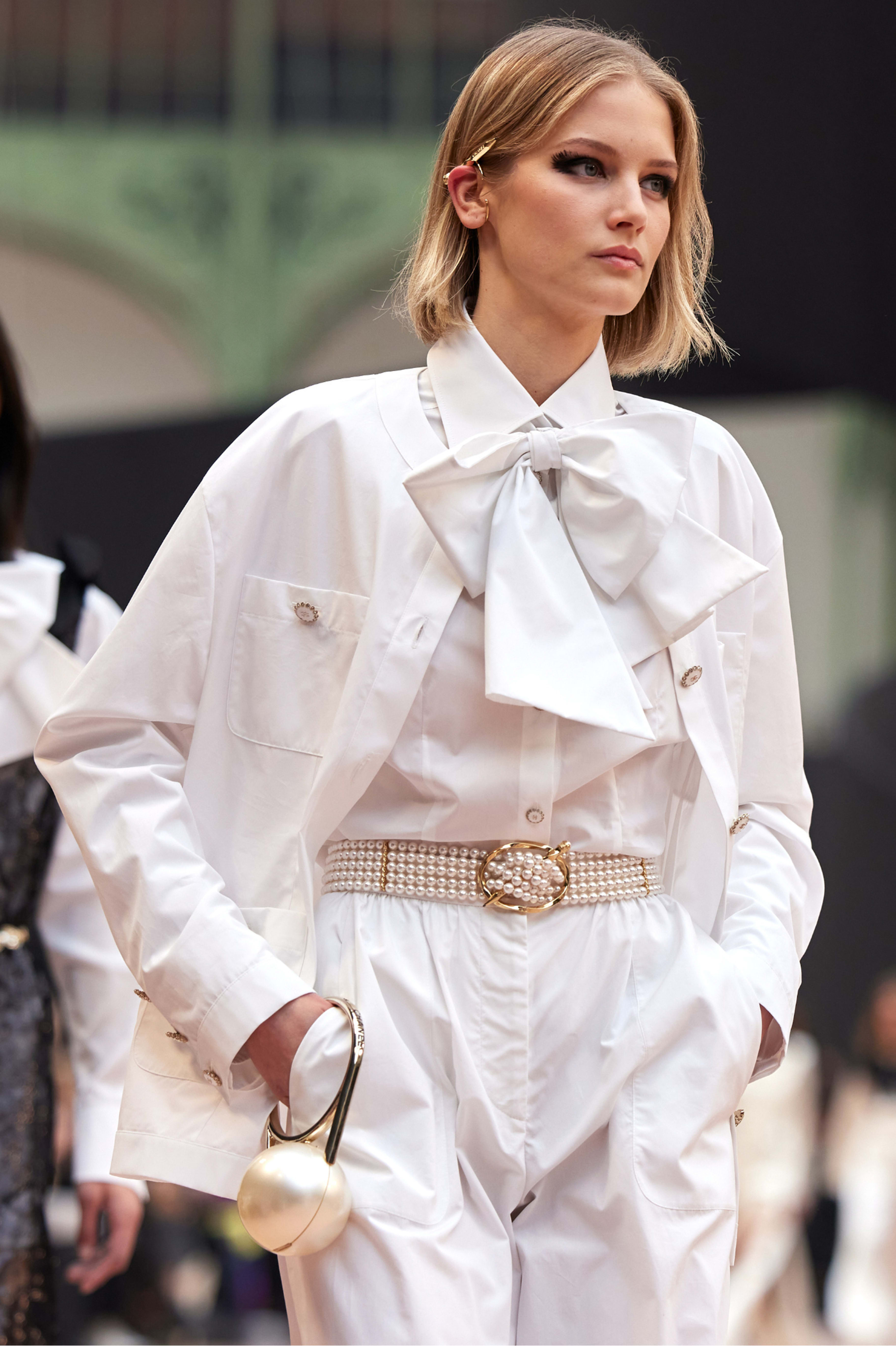 ロングスリーブ シャツ - コットン ポプリン、ホワイト — ファッション