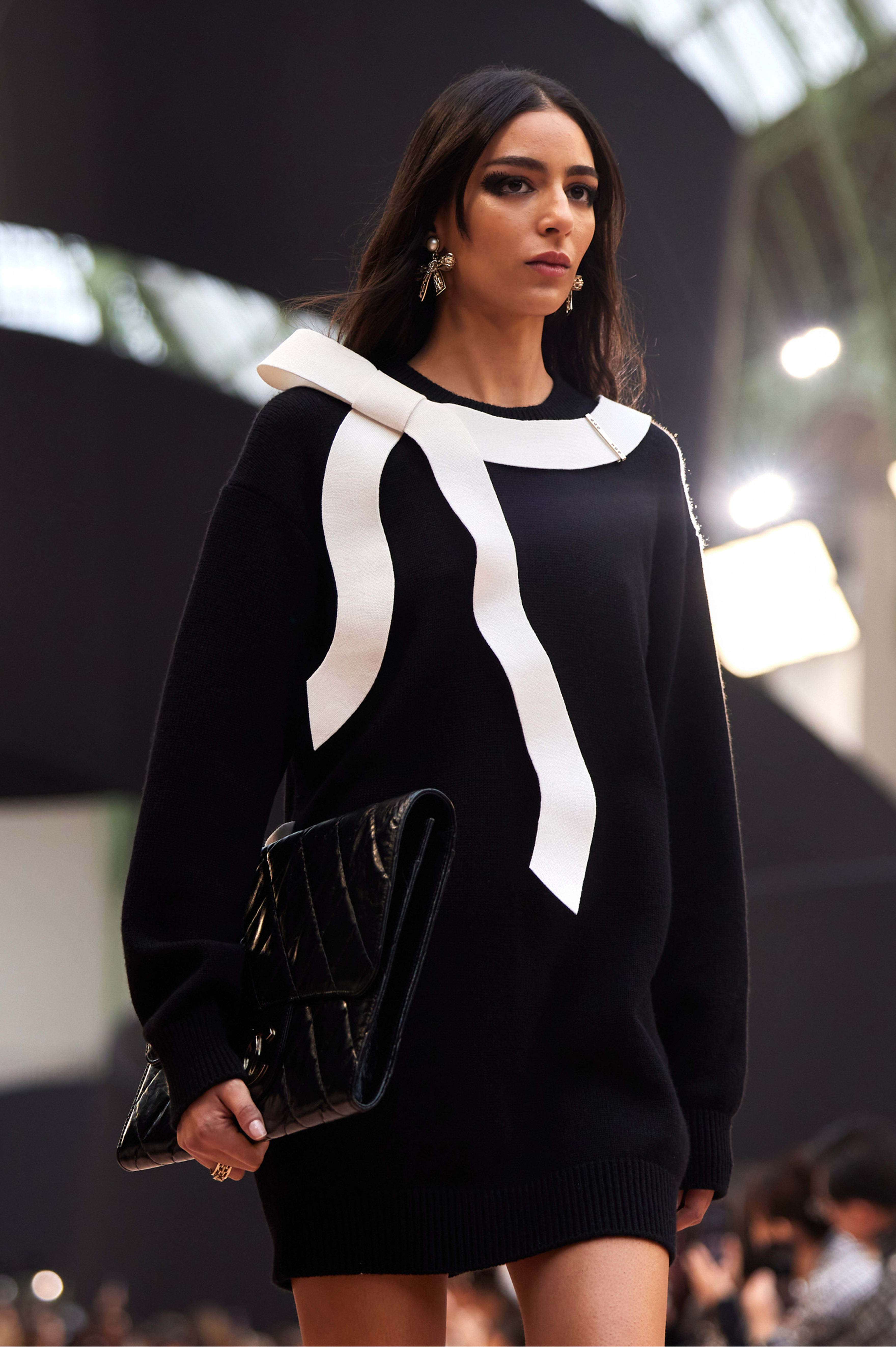 ショート ドレス - カシミヤ、ブラック & エクリュ — ファッション