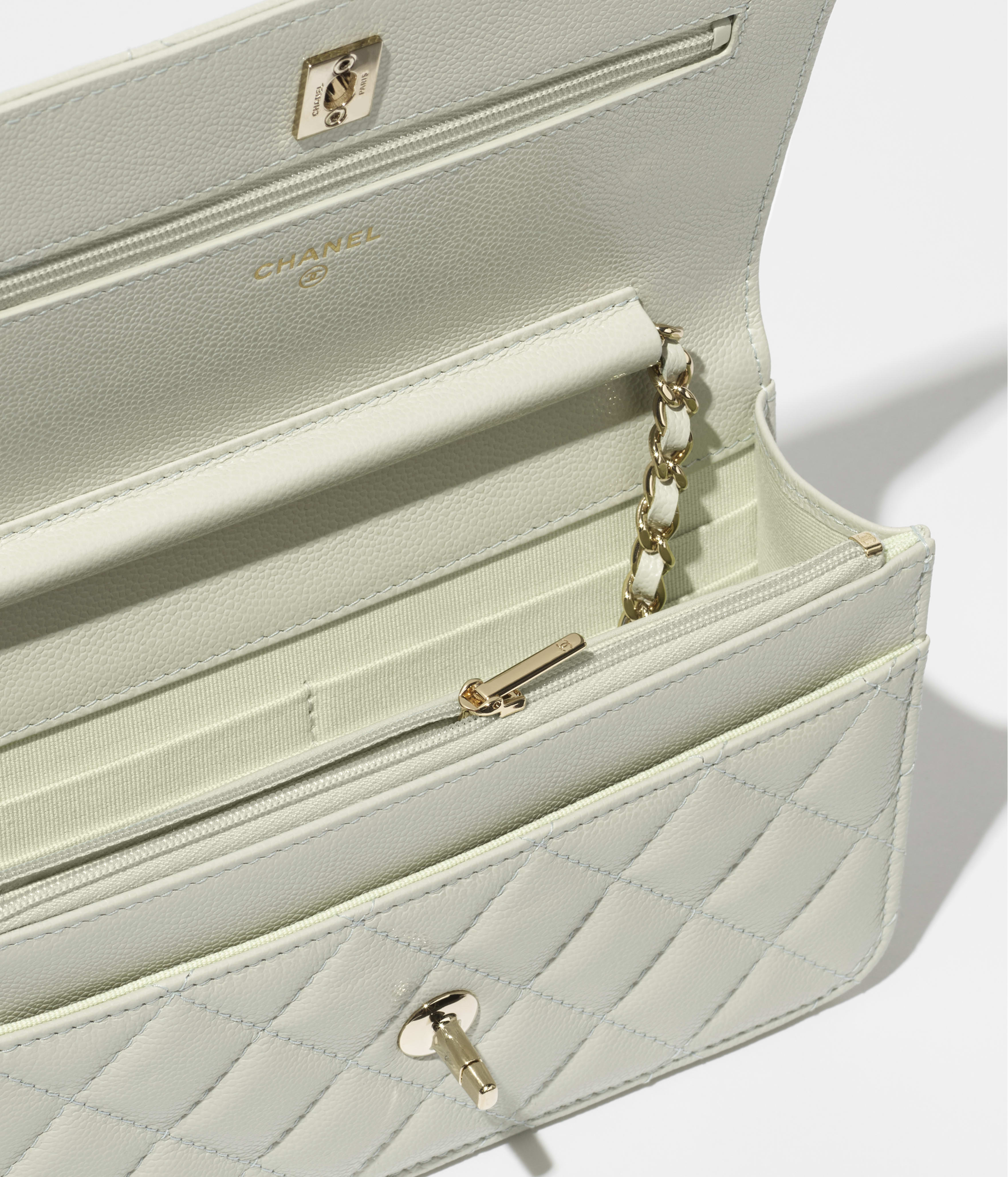 クラシック チェーンウォレット - シャイニー グレインド カーフスキン