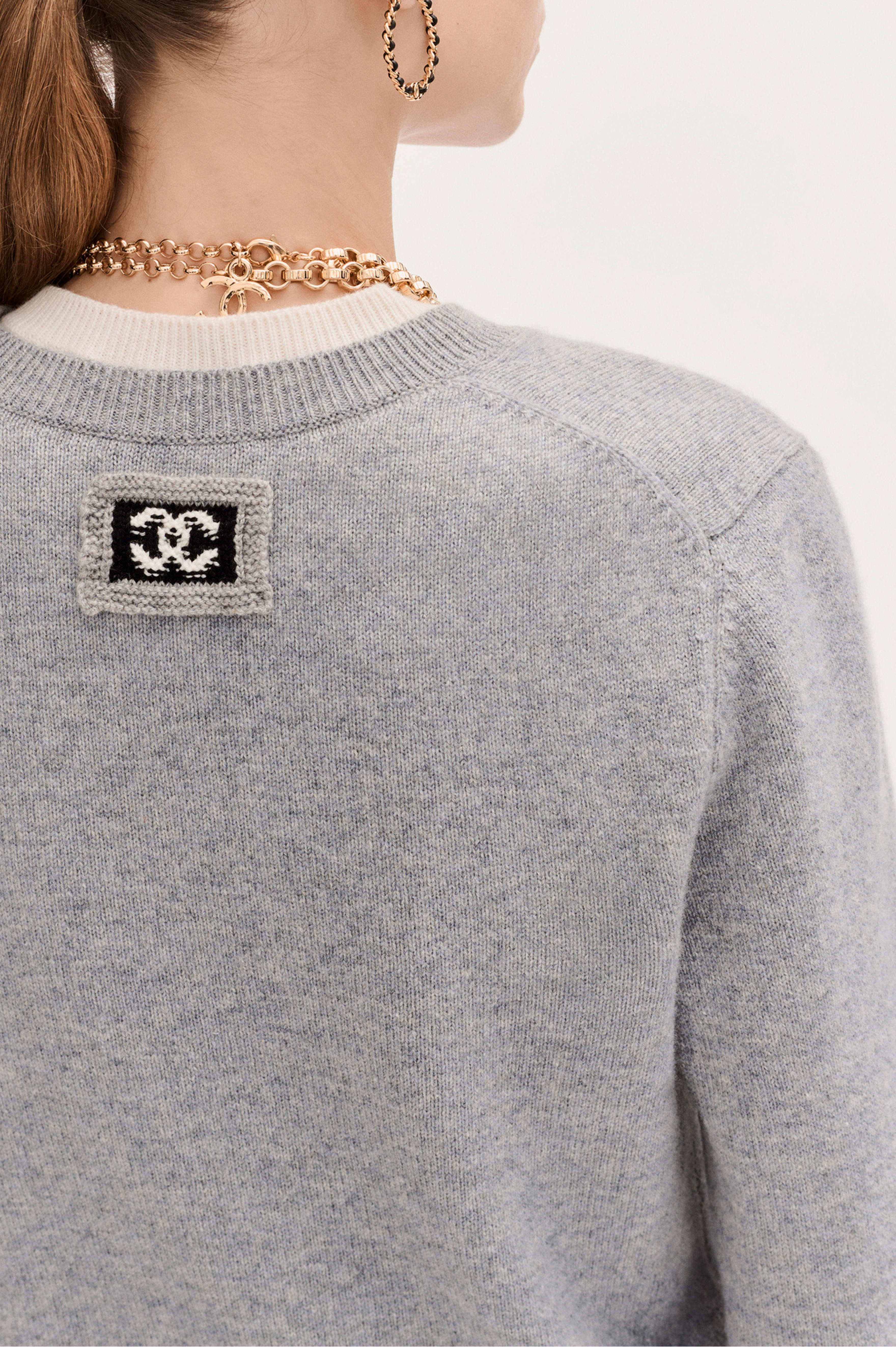 プルオーバー - カシミヤ、グレー — ファッション | CHANEL シャネル