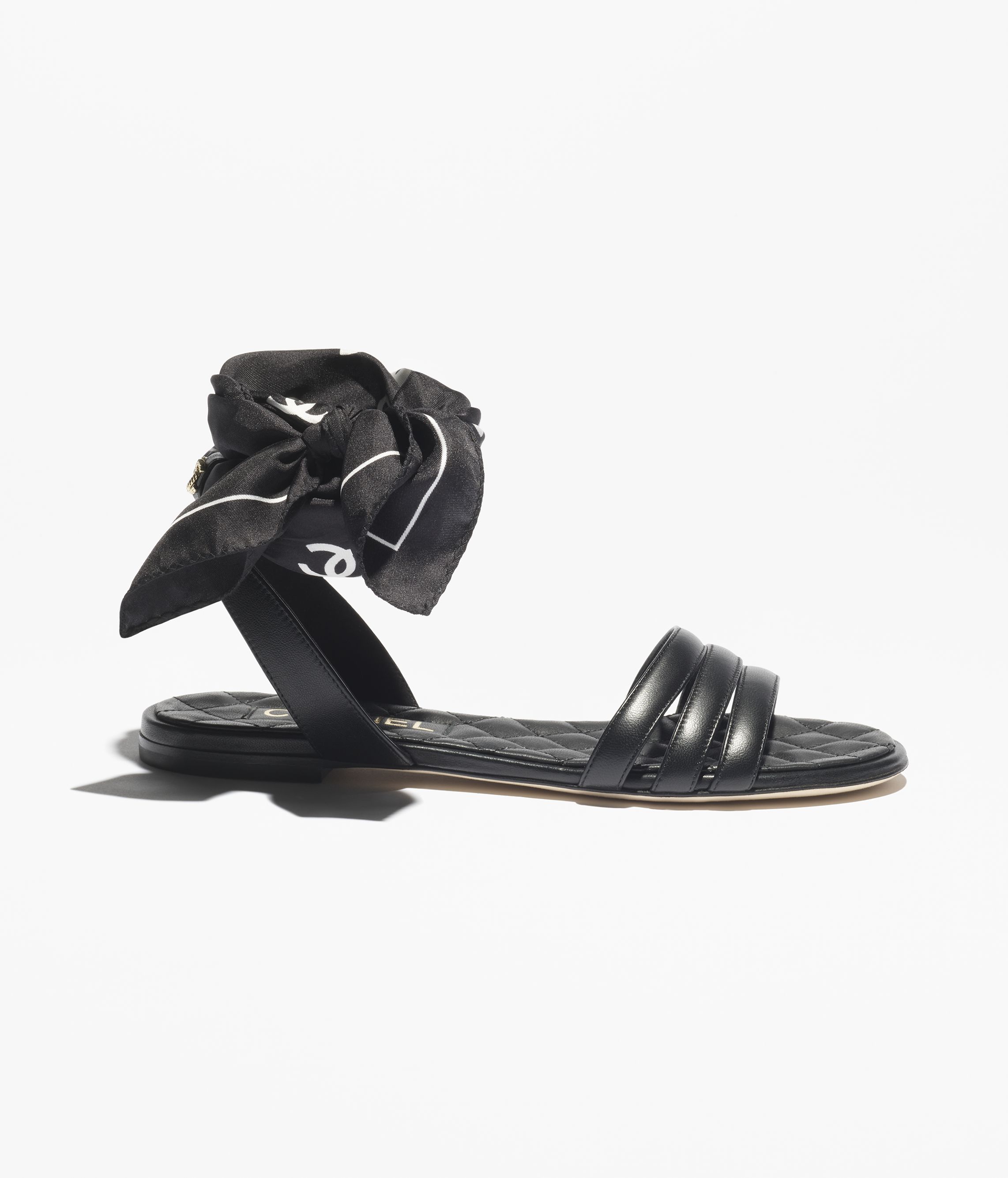 サンダル - ラムスキン & シルク、ブラック & ホワイト — ファッション