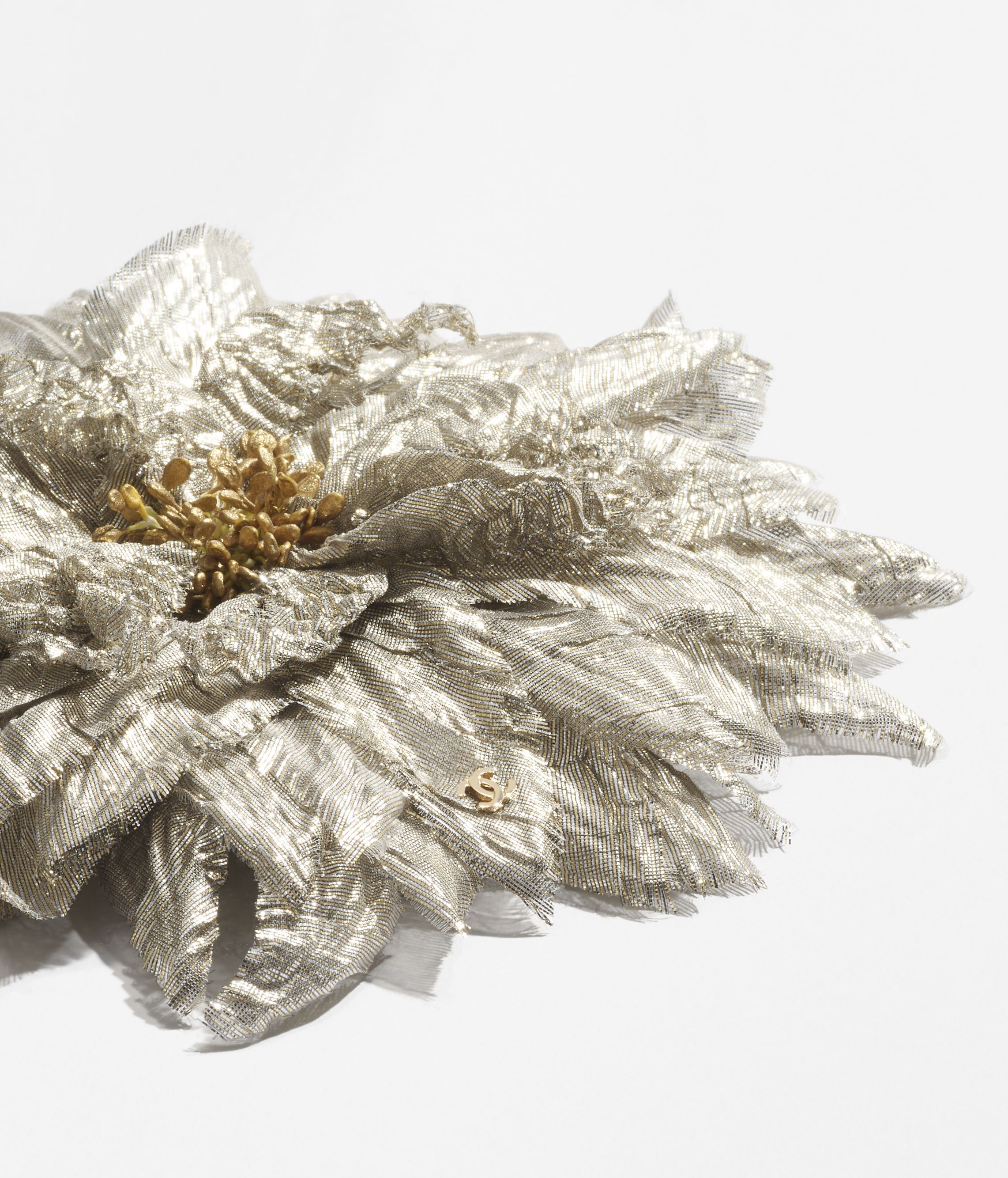 カメリア モチーフ ブローチ - シルク & ミックス ファイバー