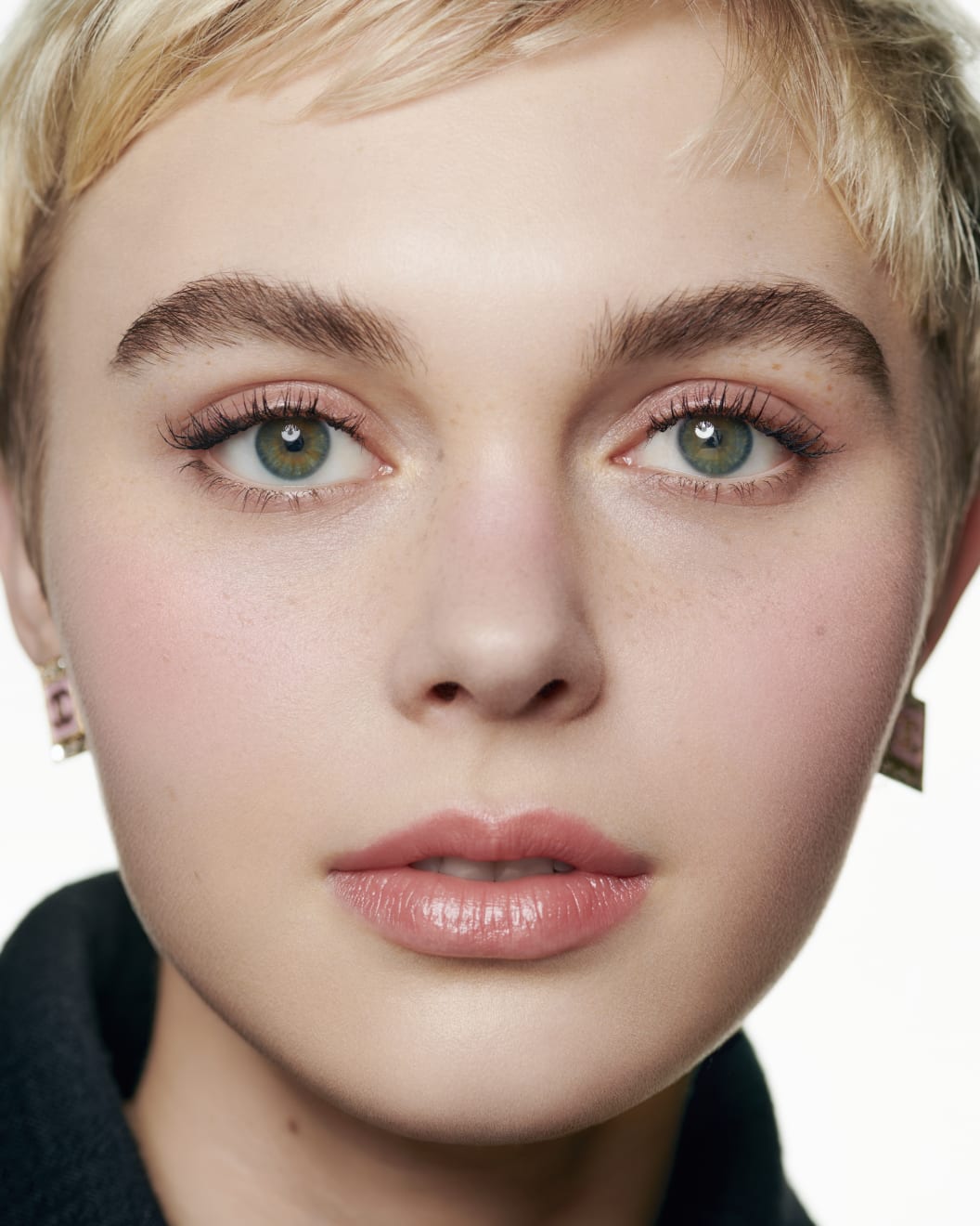 LES SIGNES DE CHANEL Illuminating powder blush 997 - Rose lumière