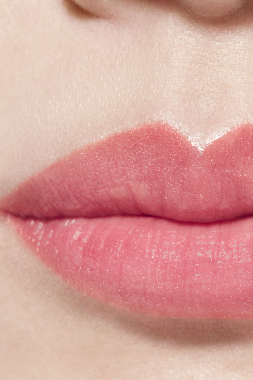 ROUGE COCO BAUME SATIN Hydrating beautifying tinted lip balm