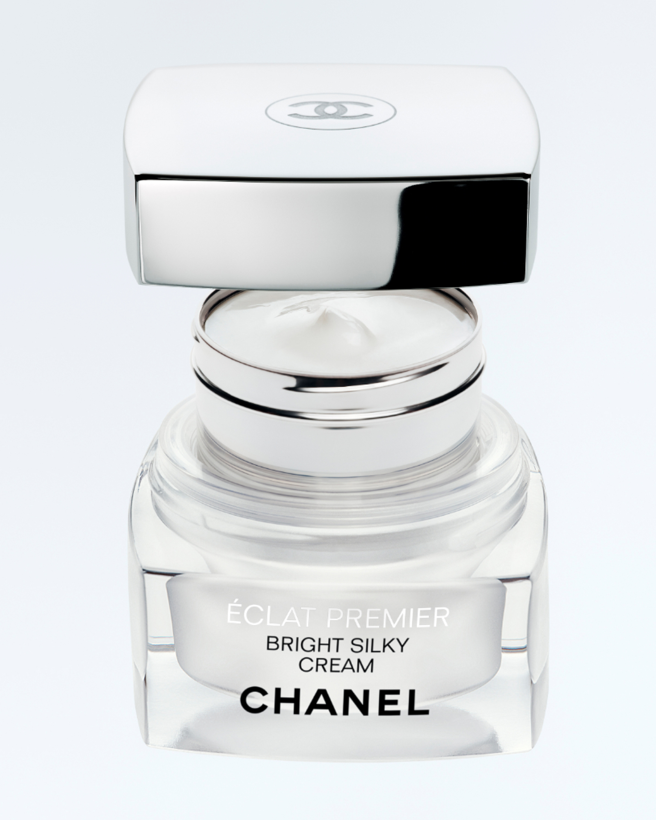 エクラ プルミエの新フェイスケア - スキンケア - 特集 | CHANEL シャネル