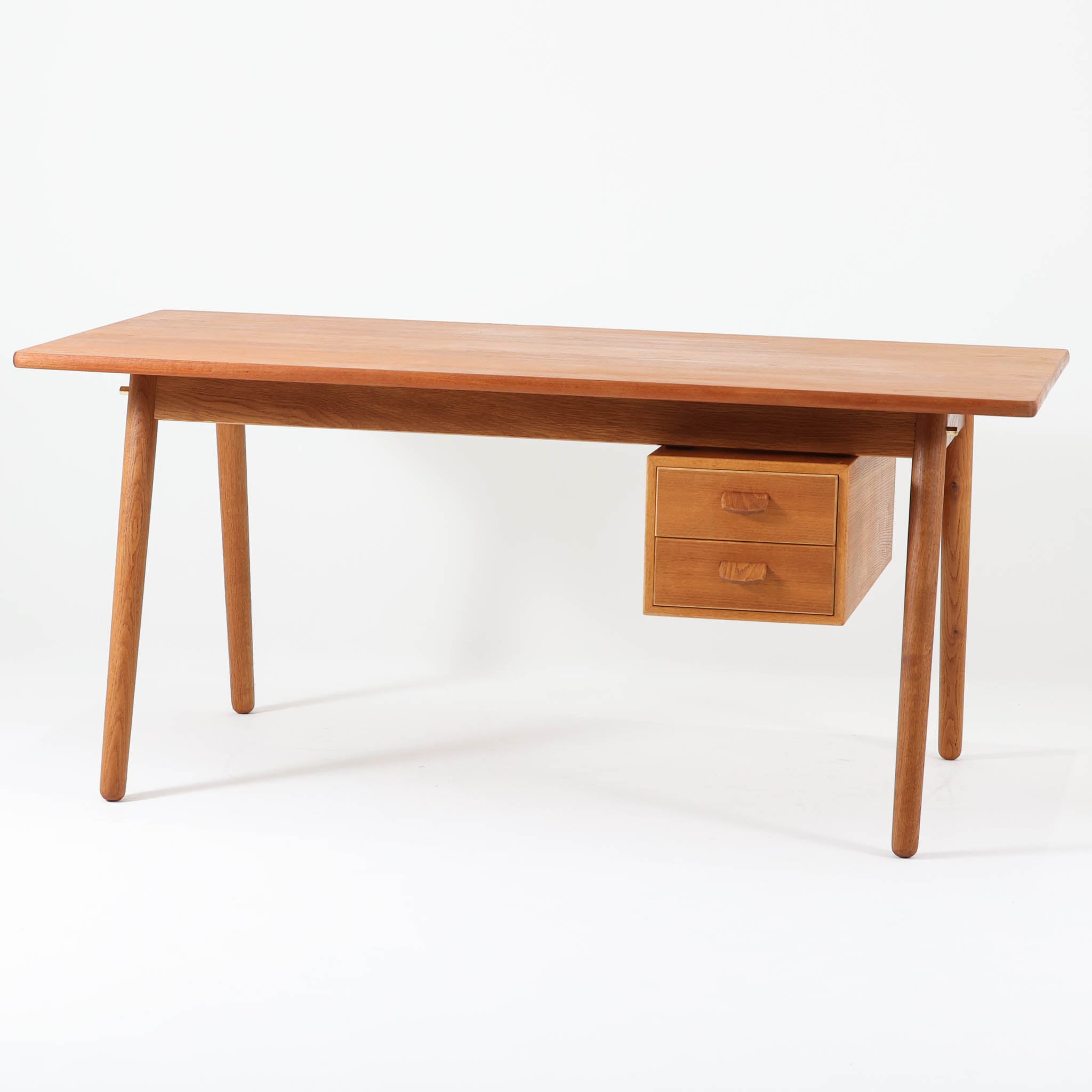 北欧ビンテージ家具デスク | 収納とデザインが融合したアンティークな