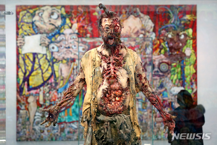 日本人アーティスト村上隆氏 記者懇談会 ／釜山