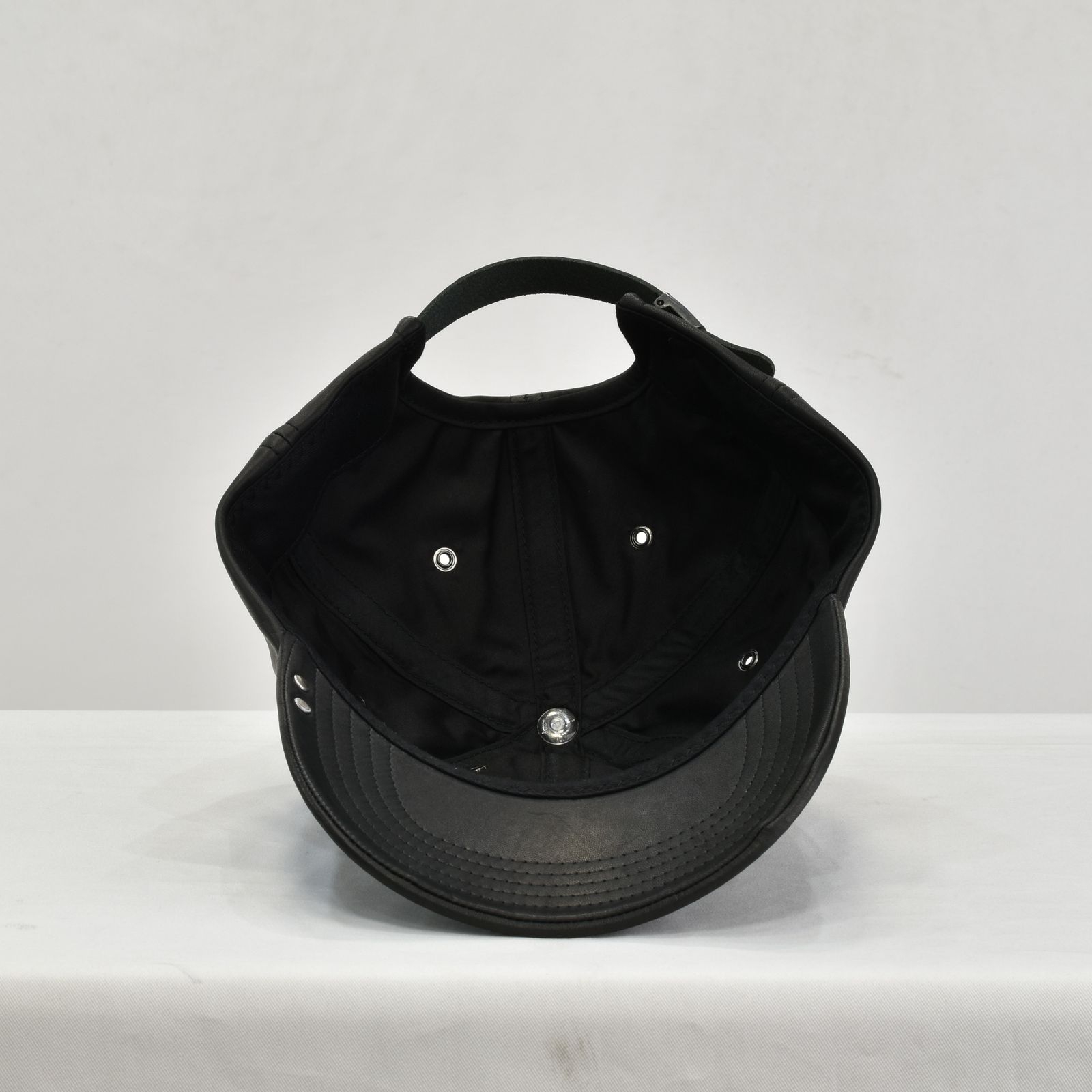 ISAMU KATAYAMA BACKLASH - Furniture Leather ローキャップ （BLACK