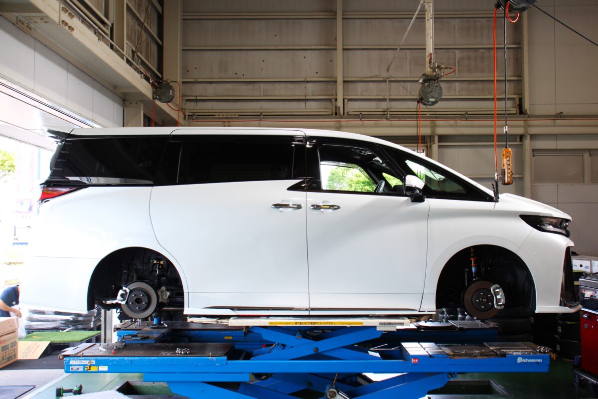 40ヴェルファイアのローダウン。パーフェクトダンパー6G で乗り心地も