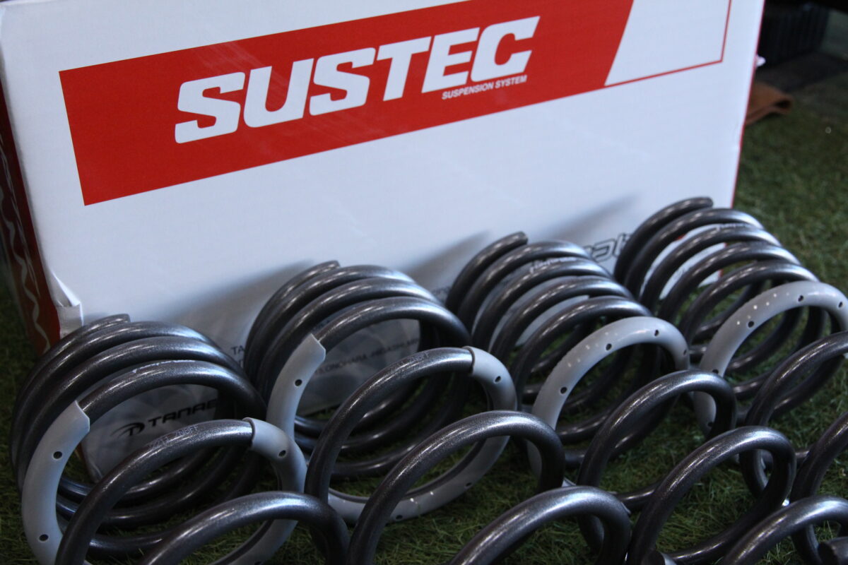 GR86(ZN8) のサスペンション交換♪タナベ ファントライドスプリングで