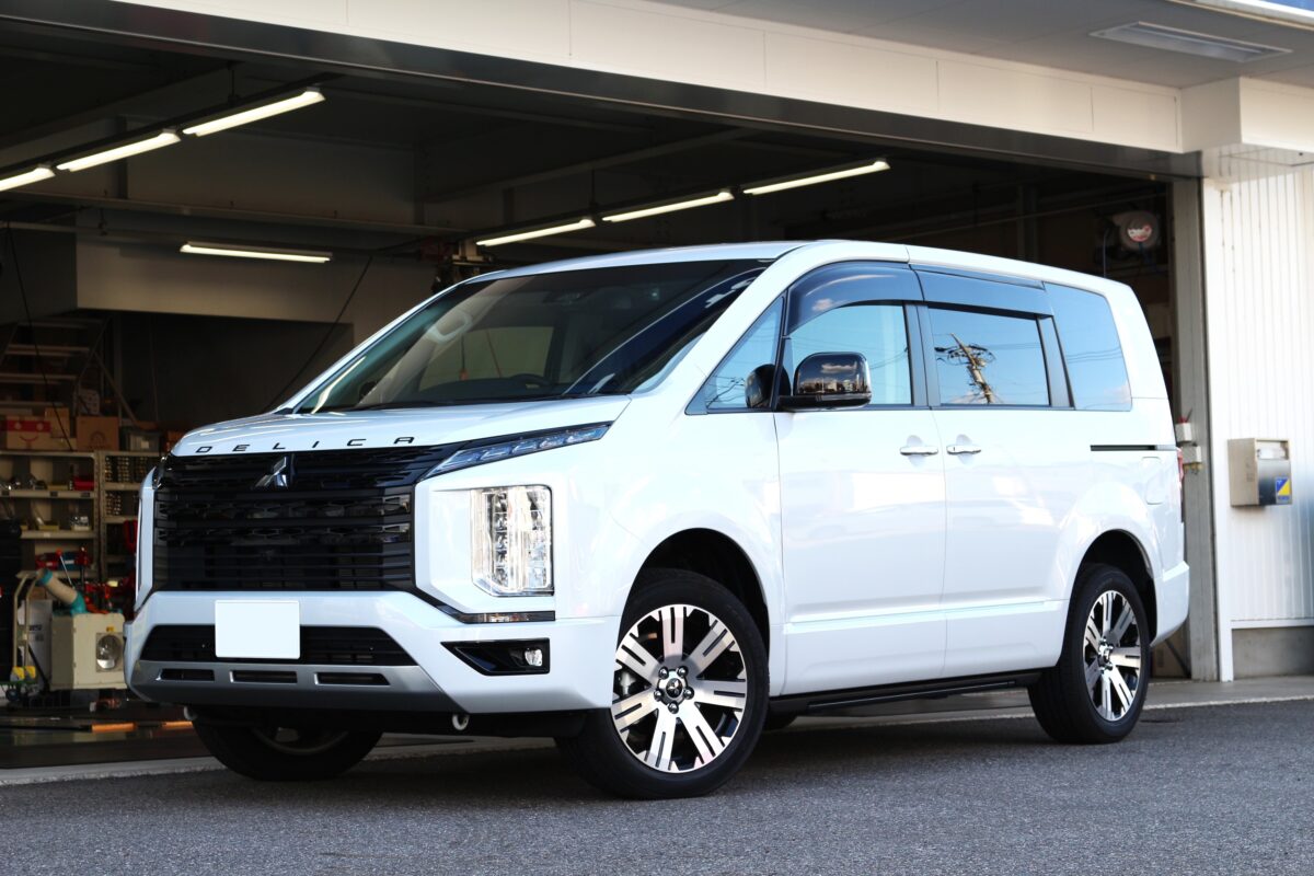 MITSUBISHI デリカD5 に RAYS HOMURA 2x7FA 装着 。 | 多治見店 | 店舗