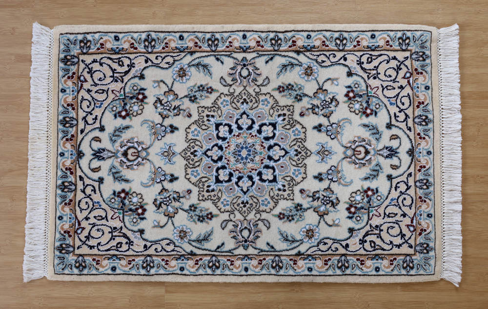 ペルシャ絨毯 ナイン産 白 玄関マット ウール＆シルク 9LA｜手織