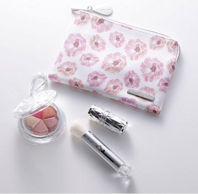 ジルスチュアート」から“花びらチーク”誕生！ 5色で立体感＆血色感