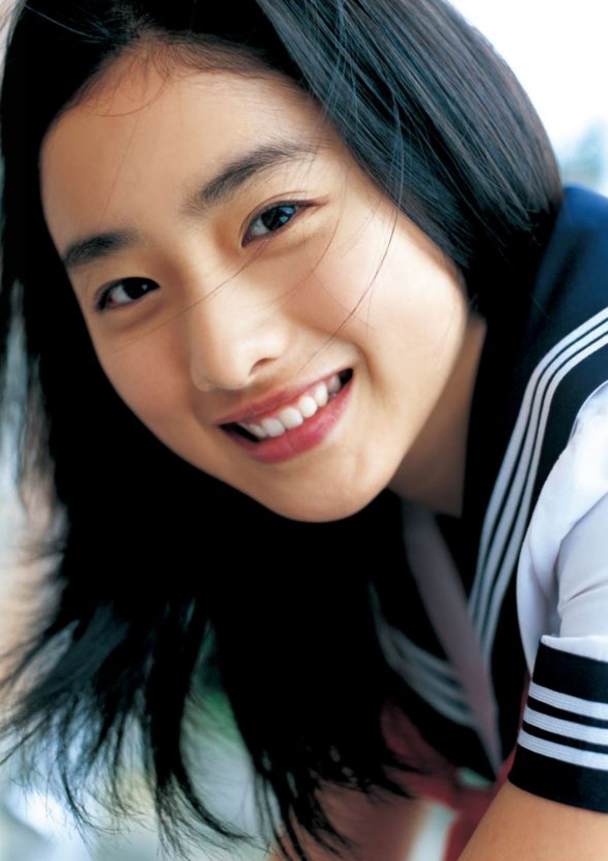 16歳の石原さとみ、セーラー服姿がかわいい 1st写真集が電子版で復刻