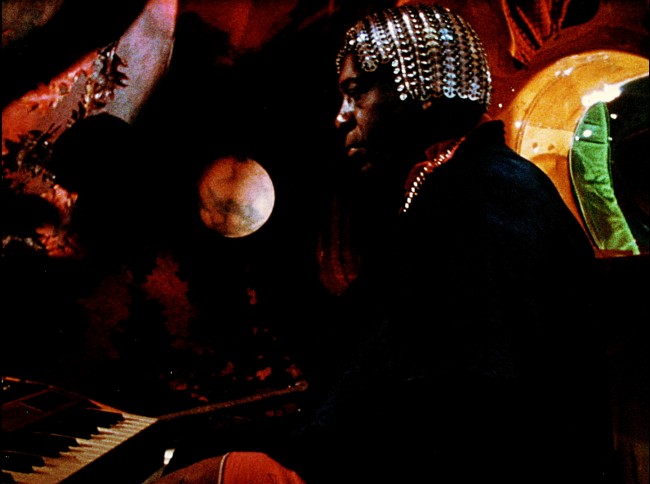 土星人”の宇宙船内部がすごい！ 『サン・ラーのスペース・イズ・ザ