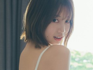 日向坂46・高本彩花、透明感あふれる白ランジェリー姿！ 先行カット