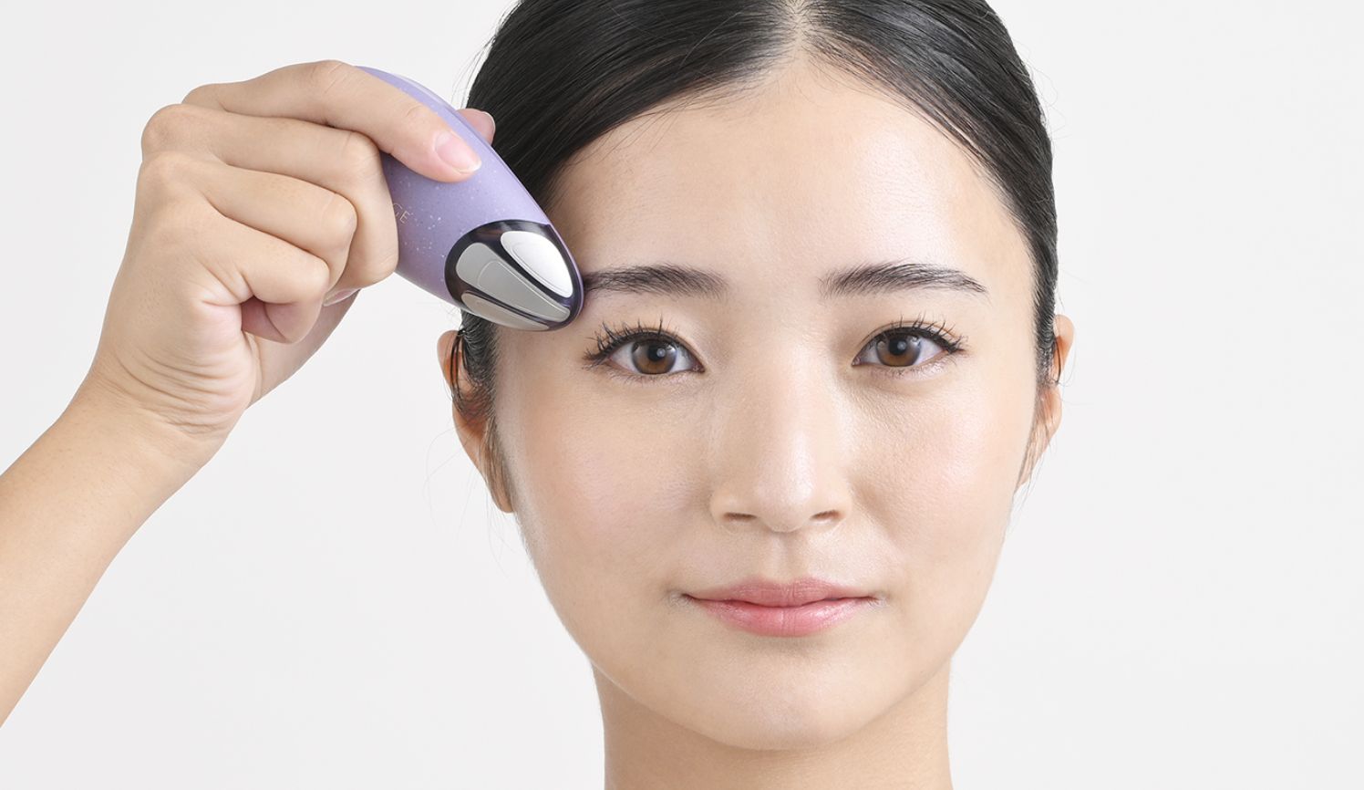目元美顔器 アイリフト Neo｜見た目年齢をクリエイトする「クリアージュ」