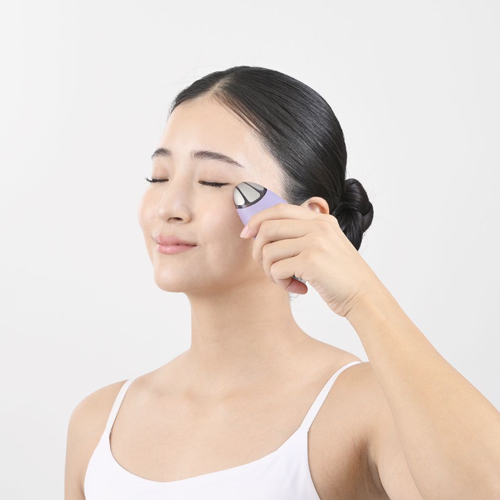 目元美顔器 アイリフト Neo｜見た目年齢をクリエイトする「クリアージュ」