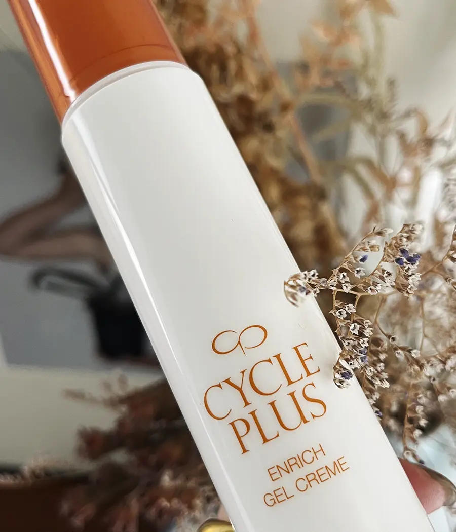 エンリッチ ジェルクリーム 〈美容液・クリーム〉 | うるおいあふれて