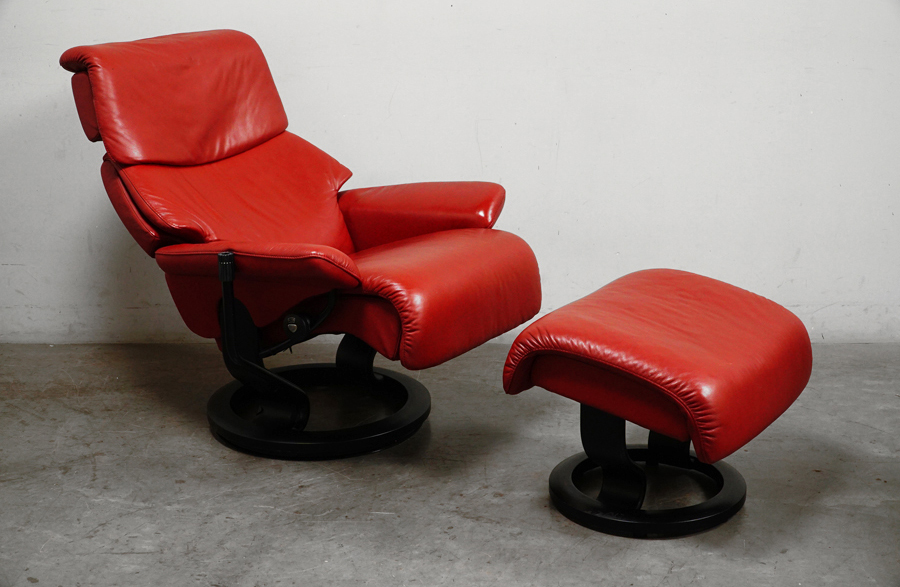 極美品 EKORNES リクライニングチェア 赤 EKORNES(エコーネス)高価買取