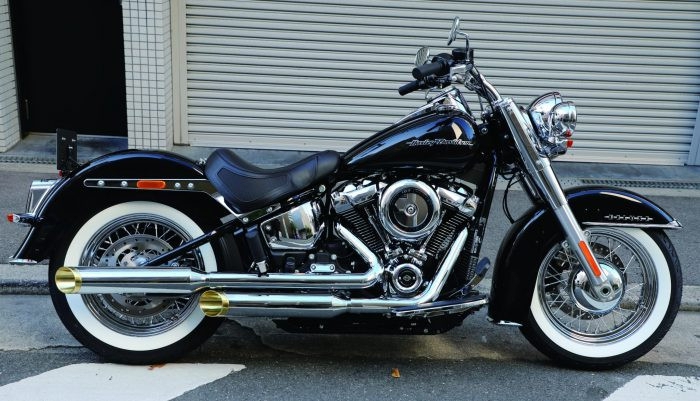 ブラス90スラッシュ ソフテイルモデル用 - MOTOR STAGE | アンバーピース