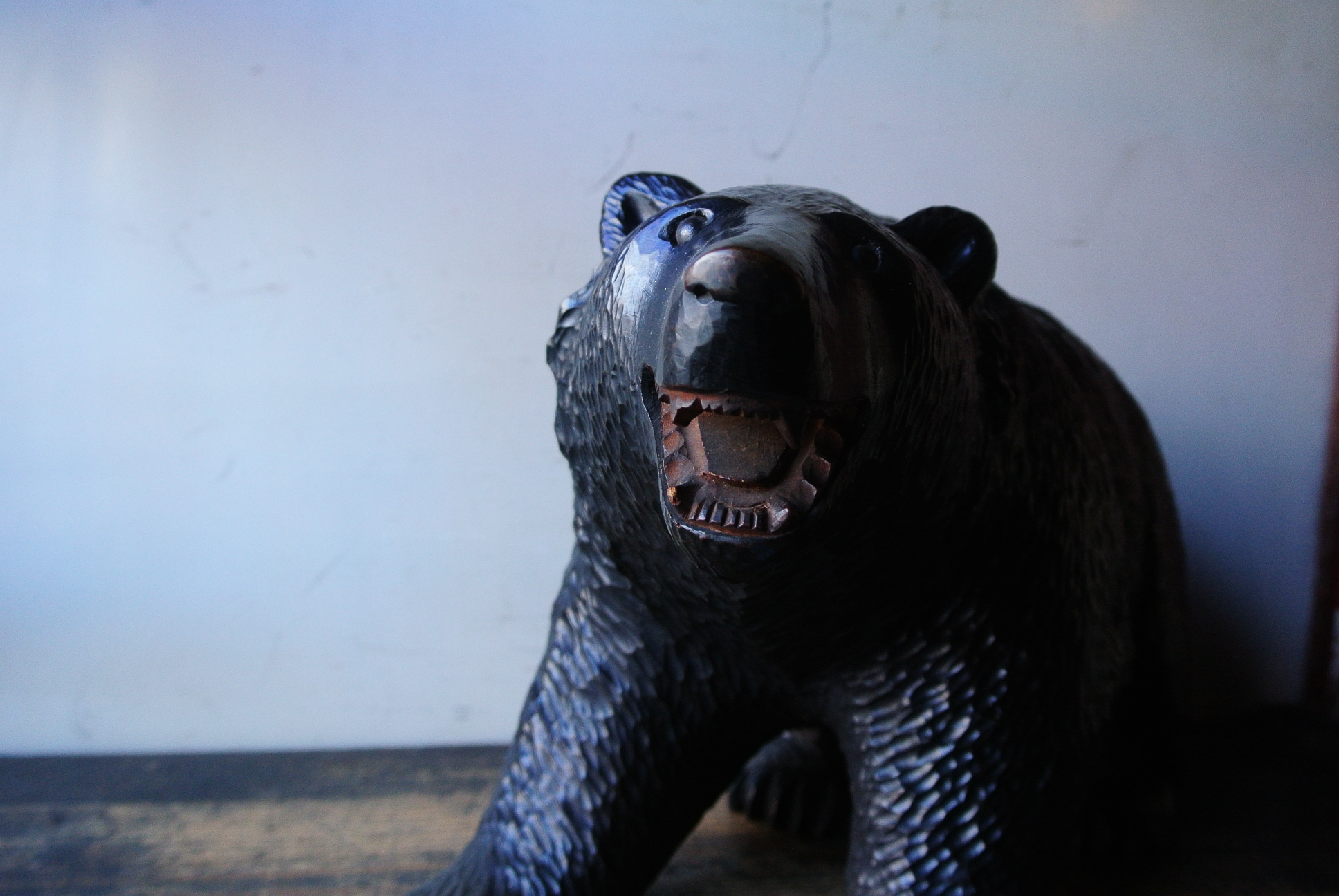 白老の木彫り熊（這い熊） - アンティーク雑貨・古道具の札幌