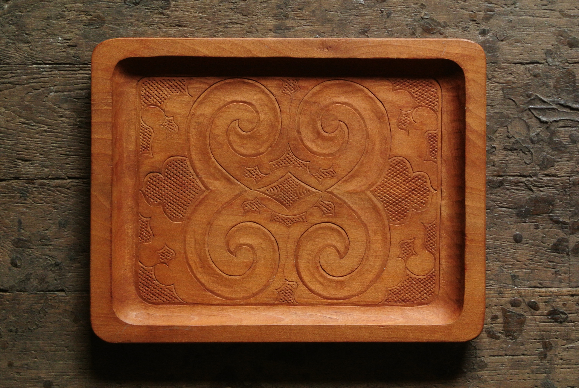 浦川太八 作 アイヌ イタ（角盆） - アンティーク雑貨・古道具の札幌