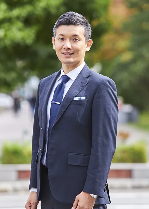 長田 千尋 | 行政書士法人エニシア