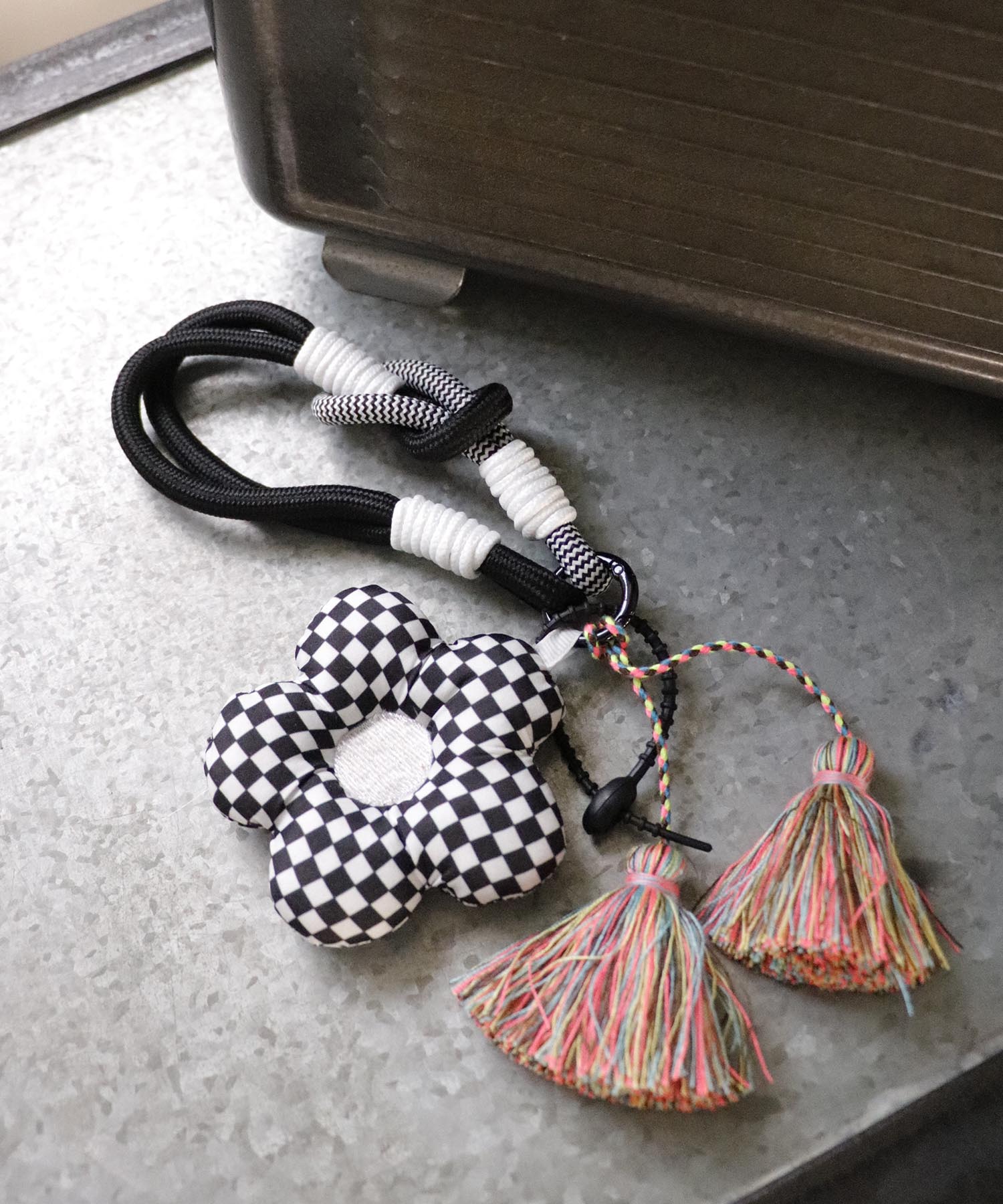 クッションフラワーBAGチャーム | AND ON JIONE STORE（アンドオン